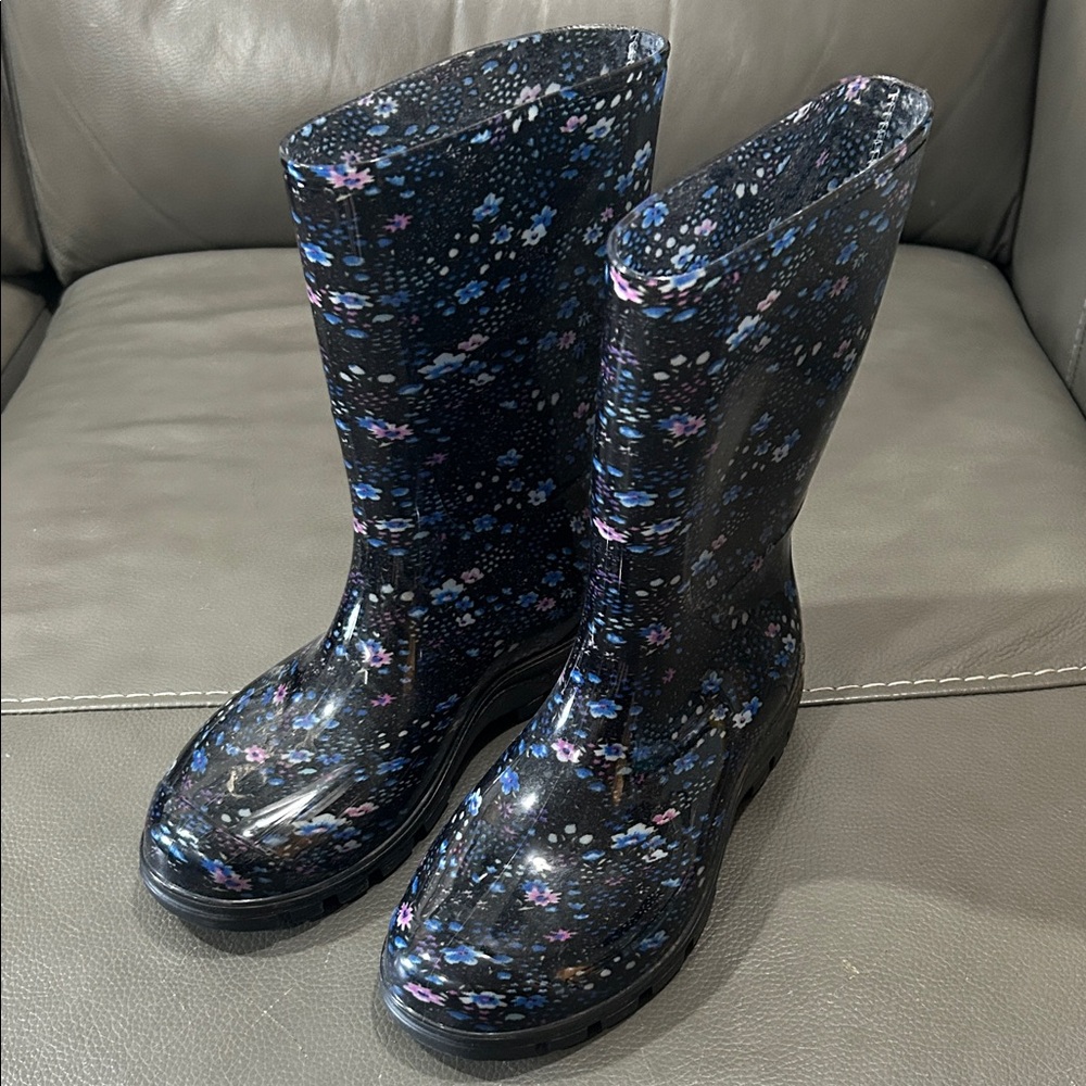 Asgard Floral Pattern Women's Rain Boots, size 39/8.5 EUC